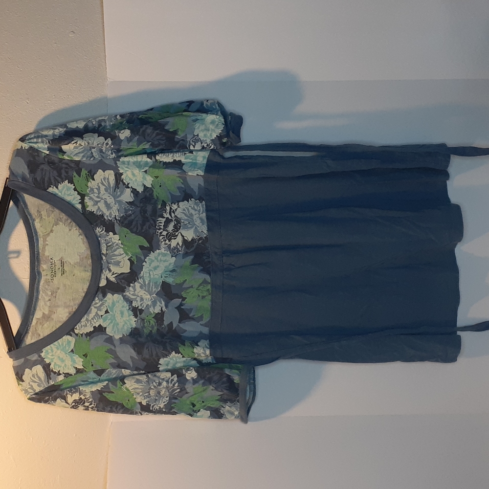 Sonoma life + style women's top. Size L.